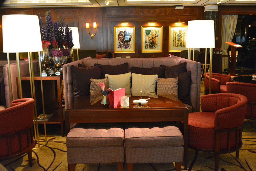 luxury hotel in dusseldorf, breidenbacher hof, capella hotel, capella suite, lobby lounge