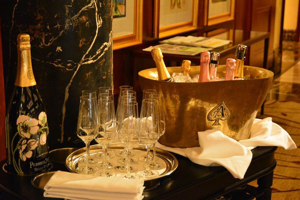 luxury hotel in dusseldorf, breidenbacher hof, capella hotel, capella suite