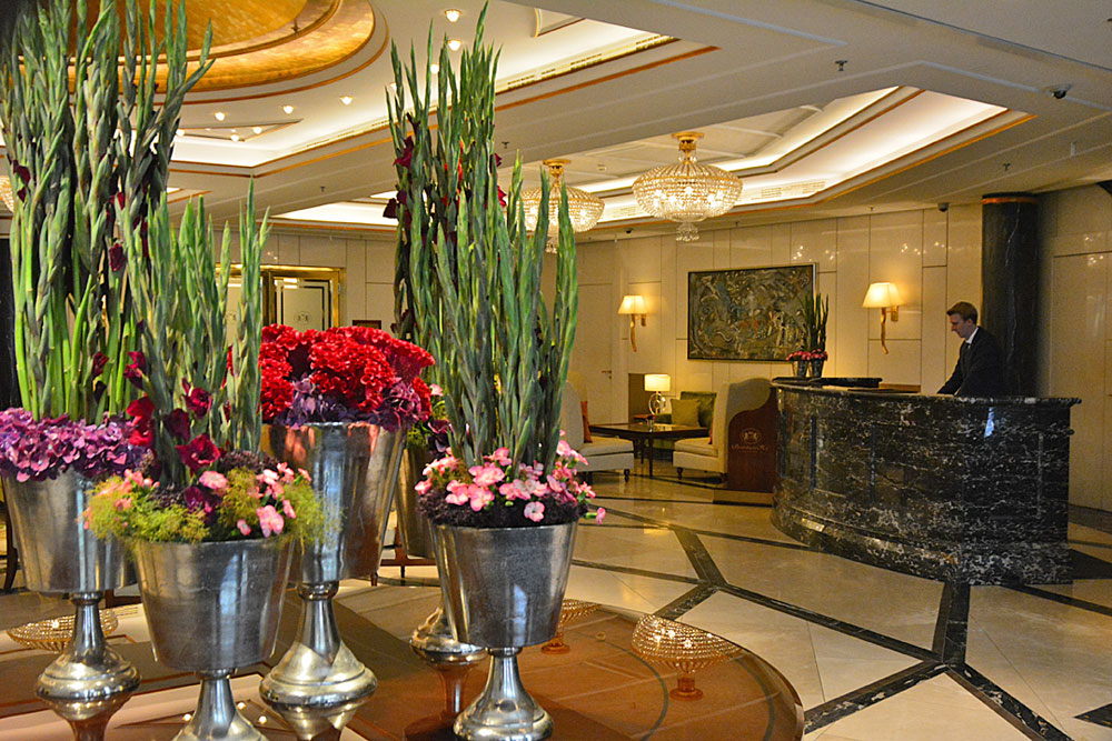 luxury hotel in dusseldorf, breidenbacher hof, capella hotel, capella suite