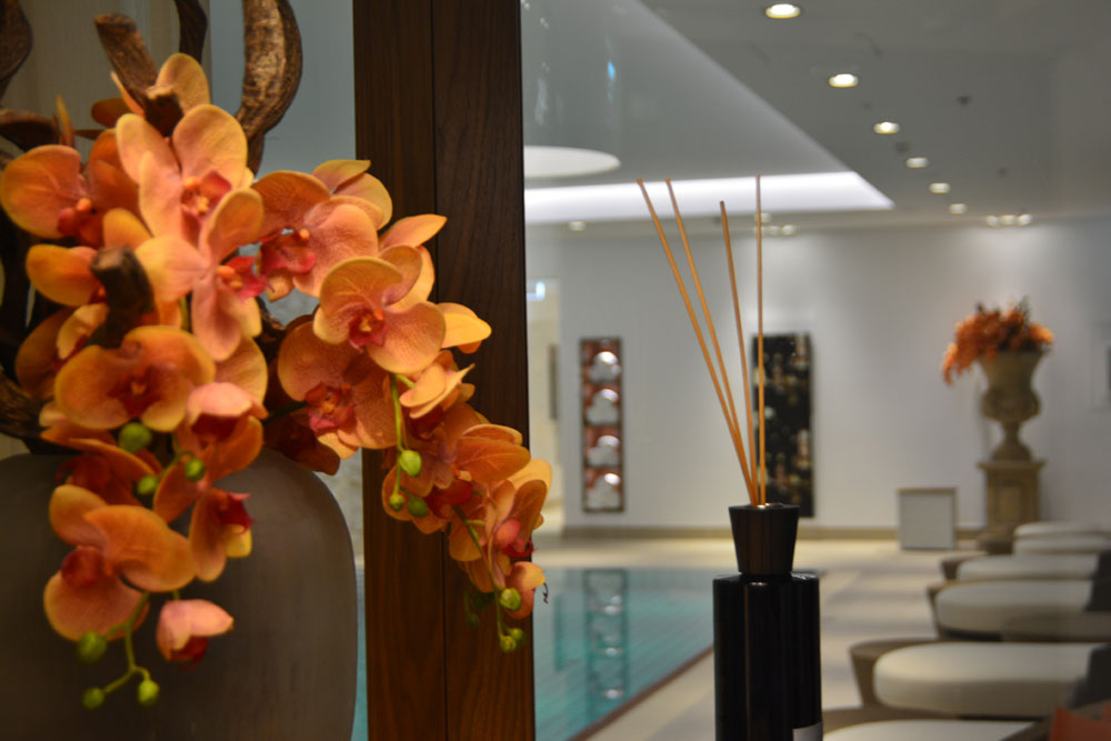 luxury hotel in dusseldorf, breidenbacher hof, capella hotel, capella suite