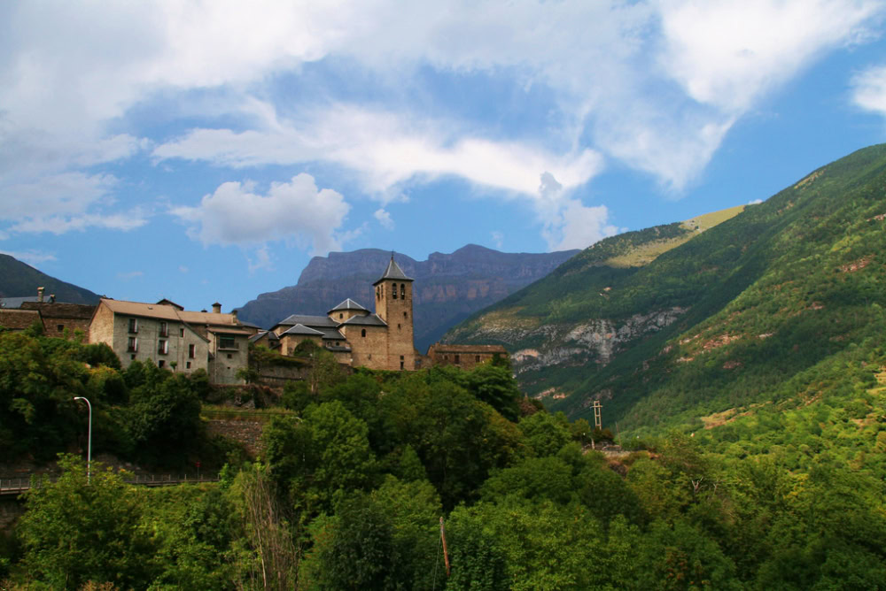 10 Breathtaking Picture-Perfect Mountain Villages to Visit Before You Die 7 best mountain villages