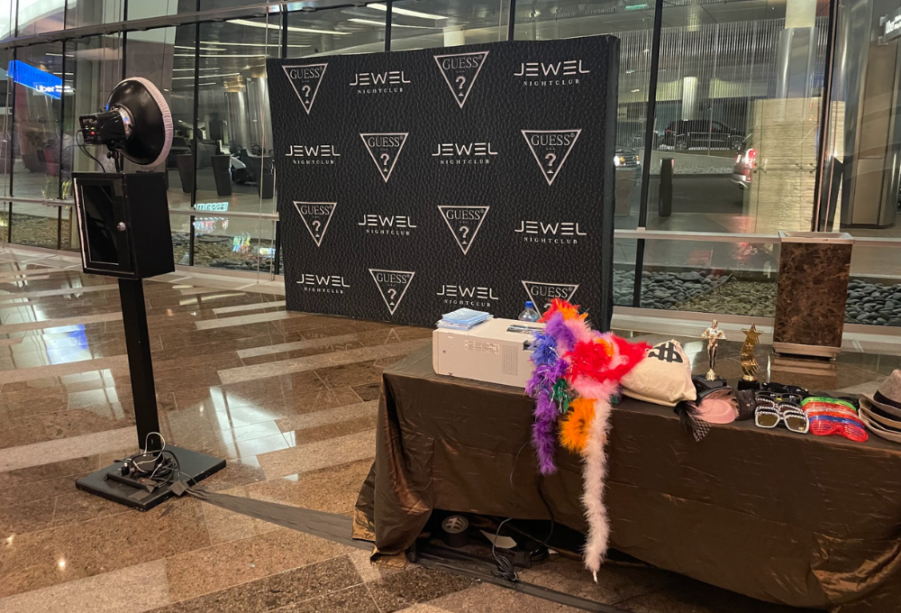 LUXURY PHOTO BOOTH