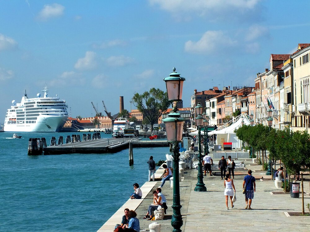 cruise ship in venice italy