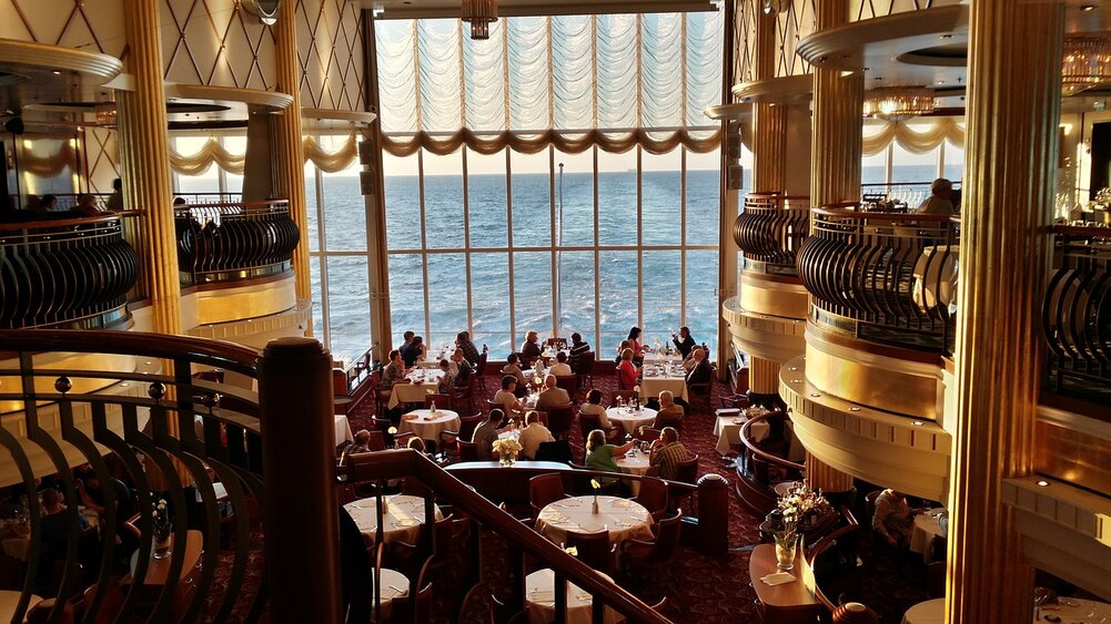 cruise ship dining