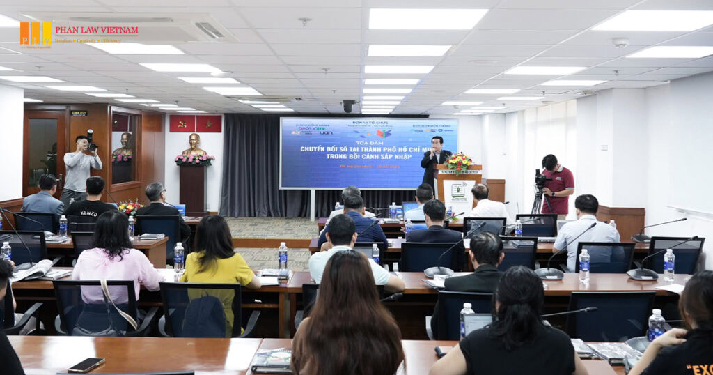 Buổi tọa đàm về Chuyển đổi số tại Thành phố Hồ Chí Minh trong bố cảnh sáp nhập.