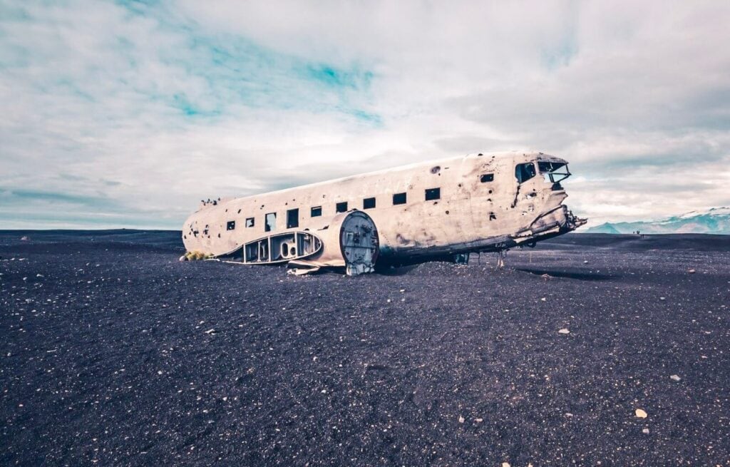 The dramatic plane wreck in Iceland