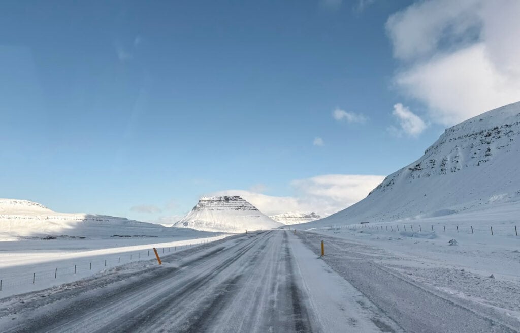 Driving in Iceland in winter can be challenging