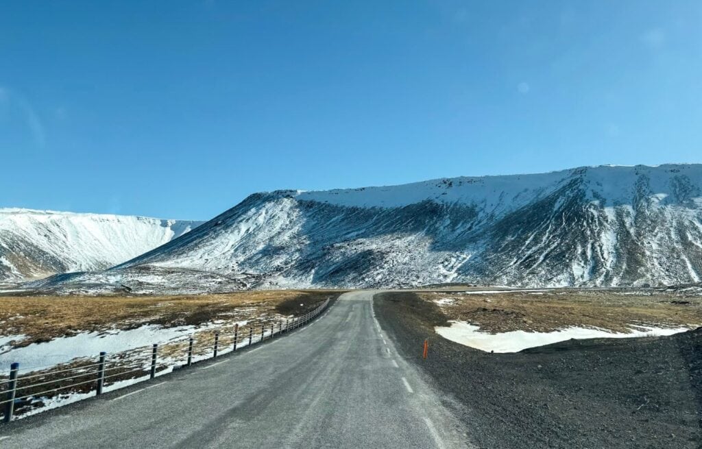 Beautiful scenery along a road with mountains in the background