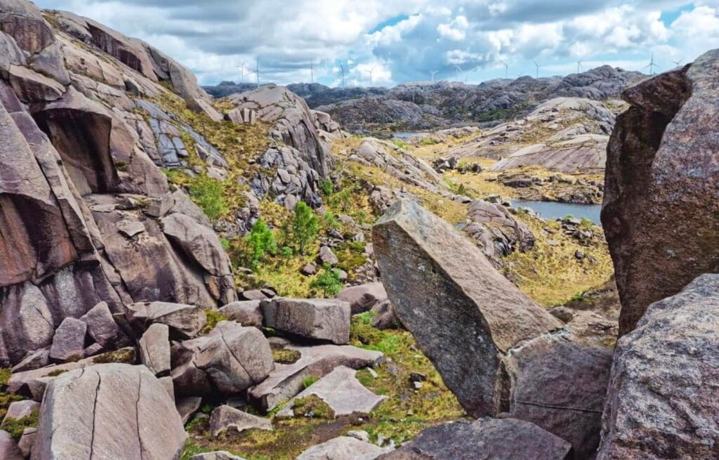 The views from the rock above Trollpikken