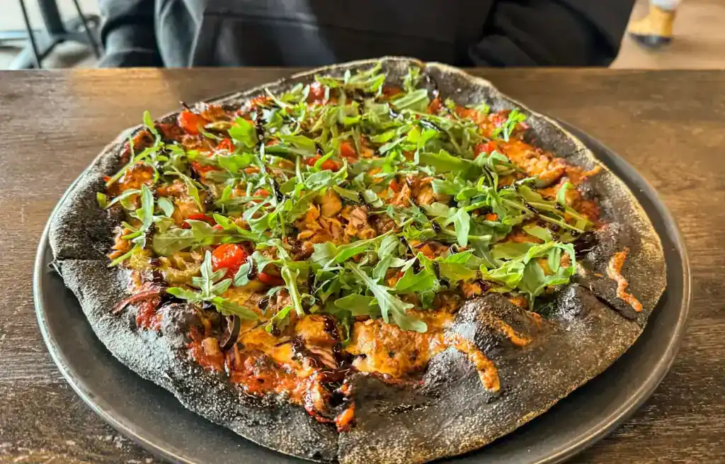 Black Crust Pizza in Vik
