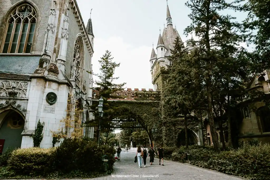Rich results on Google's SERP when searching for ‘วางแผนเที่ยวบูดาเปสต์ (Budapest)’, ‘เที่ยวบูดาเปสต์’, ‘การเดินทางในบูดาเปสต์’, ‘ที่เที่ยวในบูดาเปสต์’, ‘สถานที่ท่องเที่ยวบูดาเปสต์’, ‘เที่ยวบูดาเปสต์ด้วยตัวเอง’, ‘เที่ยวฮังการีด้วยตัวเอง’, ‘แพลนเที่ยวบูดาเปสต์’, ‘วางแผนเที่ยวบูดาเปสต์’, ‘เที่ยวบูดาเปสต์’, and ‘เที่ยวฮังการี’
