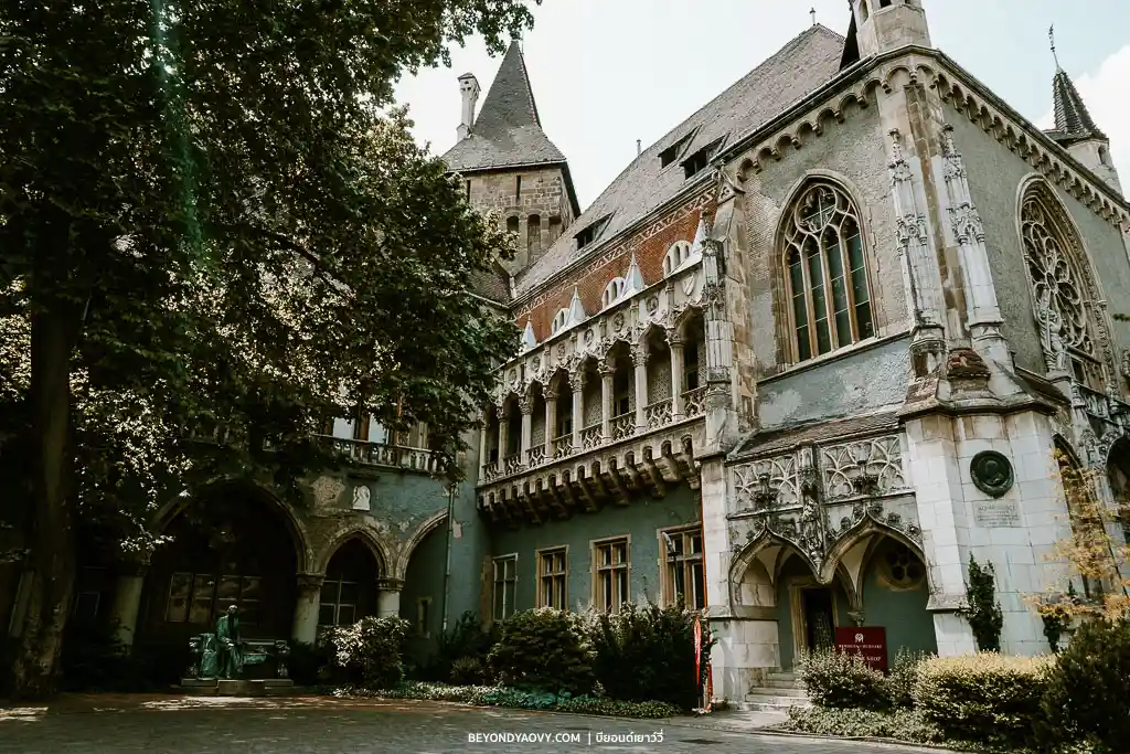 Rich results on Google's SERP when searching for ‘วางแผนเที่ยวบูดาเปสต์ (Budapest)’, ‘เที่ยวบูดาเปสต์’, ‘การเดินทางในบูดาเปสต์’, ‘ที่เที่ยวในบูดาเปสต์’, ‘สถานที่ท่องเที่ยวบูดาเปสต์’, ‘เที่ยวบูดาเปสต์ด้วยตัวเอง’, ‘เที่ยวฮังการีด้วยตัวเอง’, ‘แพลนเที่ยวบูดาเปสต์’, ‘วางแผนเที่ยวบูดาเปสต์’, ‘เที่ยวบูดาเปสต์’, and ‘เที่ยวฮังการี’