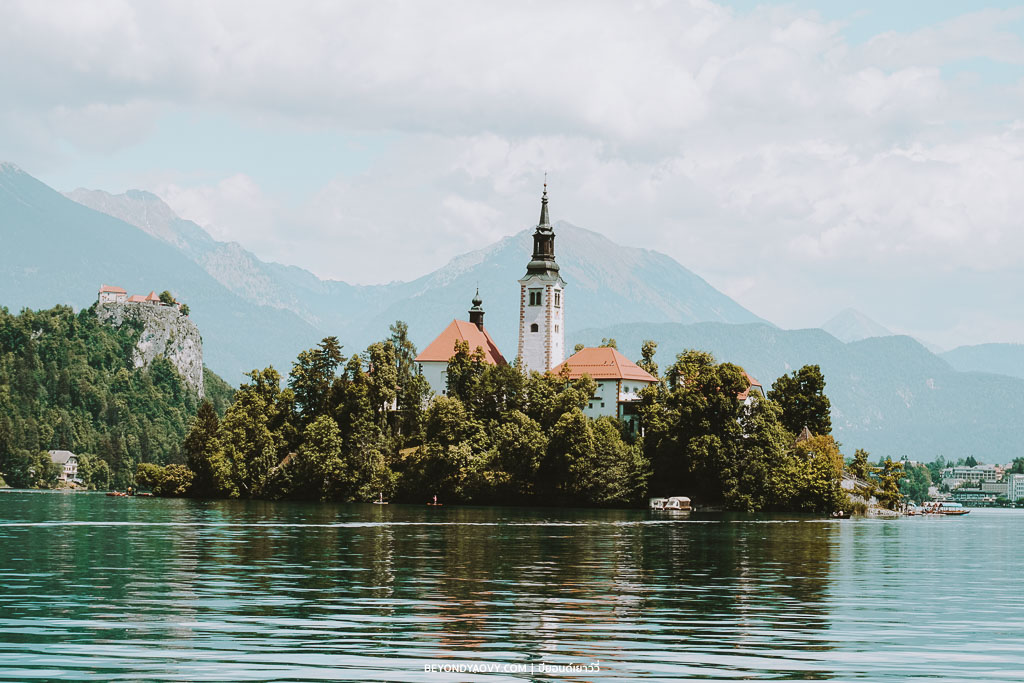 Rich results on Google's SERP when searching for ‘เที่ยวทะเลสาบเบลด (Lake Bled) สโลวีเนีย’, ‘เที่ยวทะเลสาบเบลด’, ‘Lake Bled’, ‘เที่ยว Lake Bled’, ‘ทะเลสาบเบลด’, ‘ทะเลสาบ bled สโลวีเนีย’, ‘ที่เที่ยวสโลวีเนีย’, ‘เที่ยวสโลวีเนีย’, ‘เที่ยวสโลวีเนียด้วยตัวเอง’, ‘แพลนเที่ยวสโลวีเนีย’, ‘วางแผนเที่ยวสโลวีเนีย’, ‘รีวิวเที่ยวสโลวีเนีย’, and ‘ขับรถเที่ยวสโลวีเนีย’