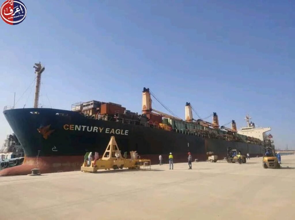 ميناء السخنة يستقبل السفينة CENTURY EAGLE في أول عمليه تداول تجاري بمحطة ترانس كارجو