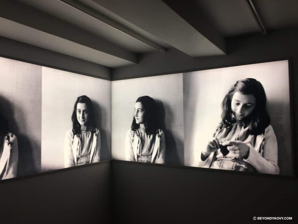 Rich results on Google's SERP when searching for ‘พิพิธภัณฑ์ในอัมสเตอร์ดัม’, ‘Museums in Amsterdam’, ‘อัมสเตอร์ดัม พิพิธภัณฑ์’, ‘Top 9 museums must visit in Amsterdam’, ‘Top museums must visit in Amsterdam’, ‘บัตร Museumkaart’, ‘the Netherlands’, ‘เนเธอร์แลนด์’, ‘ประเทศเนเธอร์แลนด์’, ‘Travelling in The Netherlands’, ‘สถานที่ท่องเที่ยวในเนเธอร์แลนด์’, ‘สถานที่ท่องเที่ยวในอัมสเตอร์ดัม’, ‘อัมสเตอร์ดัม การเดินทาง’, ‘อัมสเตอร์ดัม ท่องเที่ยว’, ‘อัมสเตอร์ดัม สถานที่ท่องเที่ยว’, ‘เนเธอร์แลนด์ การเดินทาง’, ‘เนเธอร์แลนด์ ท่องเที่ยว’, ‘เนเธอร์แลนด์ สถานที่ท่องเที่ยว’, ‘เที่ยวเนเธอร์แลนด์’, ‘การเดินทางท่องเที่ยวในเนเธอร์แลนด์’, ‘พิพิธภัณฑ์ในเนเธอร์แลนด์’, ‘Amsterdam’, ‘เที่ยวอัมสเตอร์ดัม’ and ‘อัมสเตอร์ดัม’