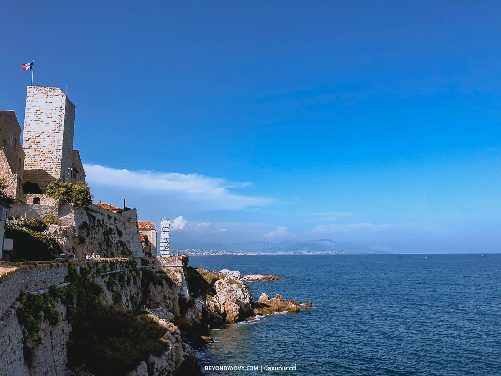 Rich results on Google's SERP when searching for ‘อันติเบส (Antibes)’, ‘เที่ยวอันติเบส’, ‘ที่เที่ยวอันติเบส’, ‘เที่ยว อันติเบสฝรั่งเศส’, ‘เที่ยวอันติเบสจากนีซฝรั่งเศส’, ‘เที่ยวอันติเบสจากโมนาโก’, ‘เที่ยวฝรั่งเศส’, ‘ที่เที่ยวฝรั่งเศส’, ‘รีวิวเที่ยวฝรั่งเศส’, ‘วางแผนเที่ยวฝรั่งเศส’, ‘ขับรถเที่ยวฝรั่งเศส’, ‘ขับรถเที่ยวยุโรป’, ‘ขับรถเที่ยวยุโรปด้วยตัวเอง’, and ‘รีวิวขับรถเที่ยวยุโรป’