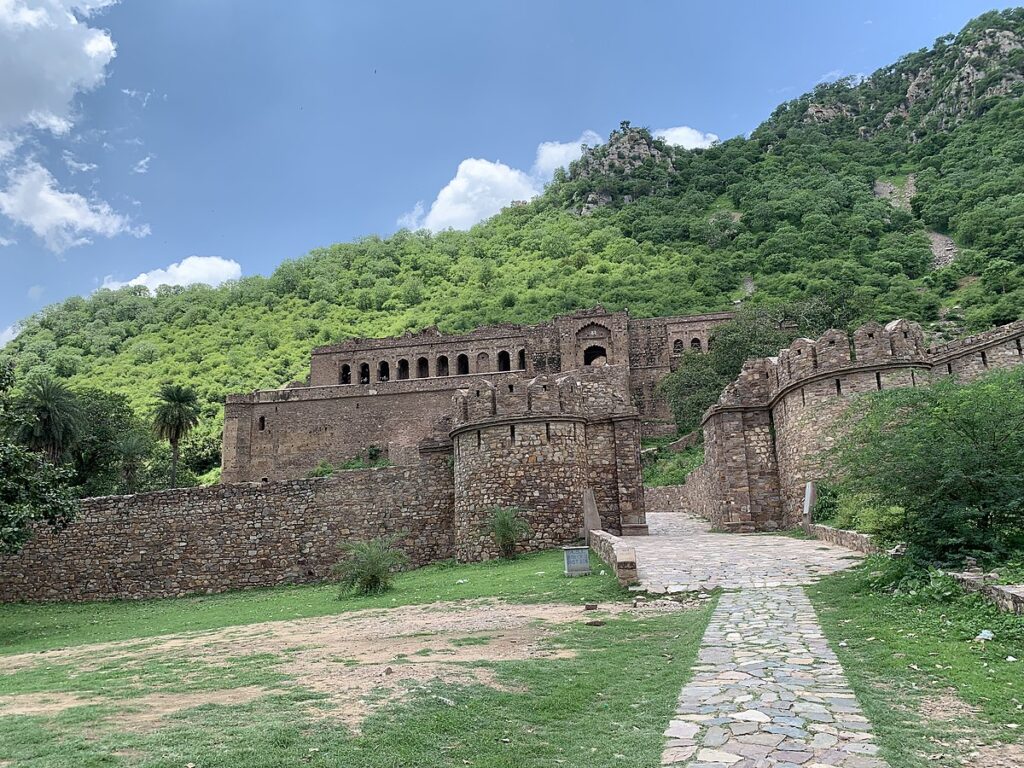 Bhangarh Fort Rajasthan - Haunted Places in India - creepyhq