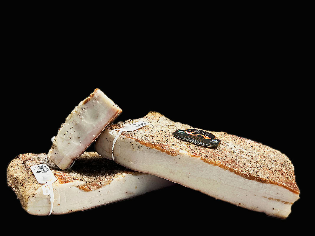 Al momento stai visualizzando Come servire il lardo di Colonnata: taglio, abbinamenti e conservazione