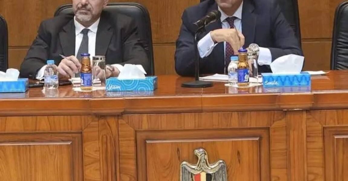 وزير العمل يلتقي الجالية المصرية بالأردن ويؤكد تعزيز حماية حقوق العمال