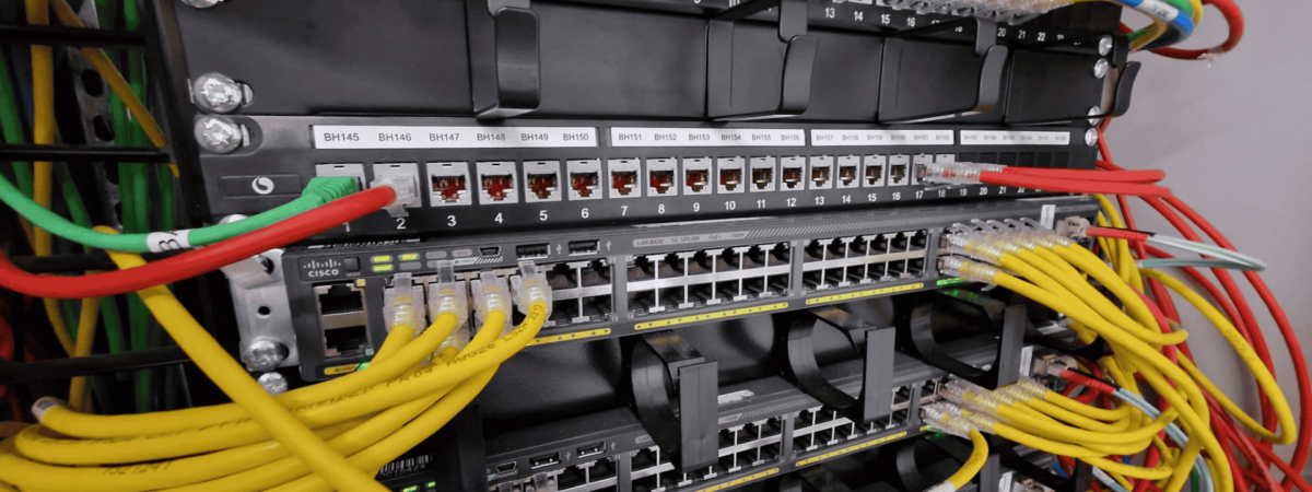 Multicoloured cables connecting to a port