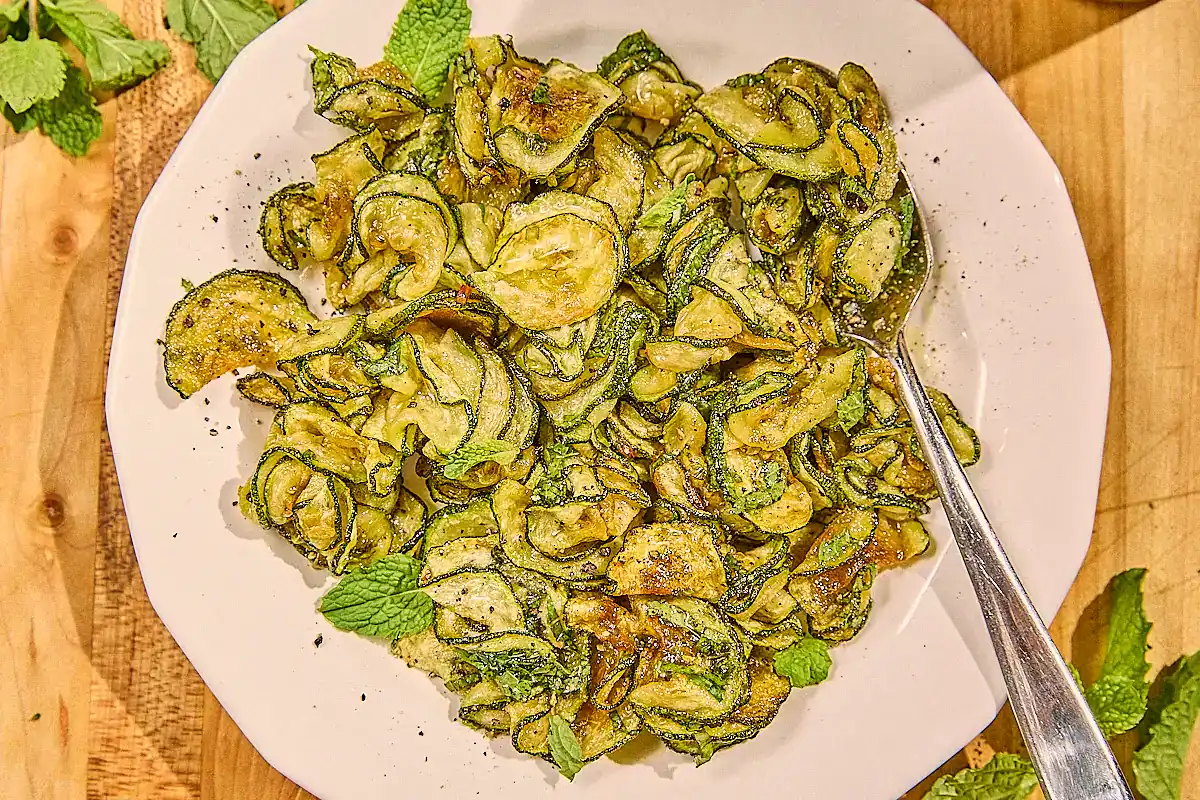 marinated zucchini with mint and vinegar