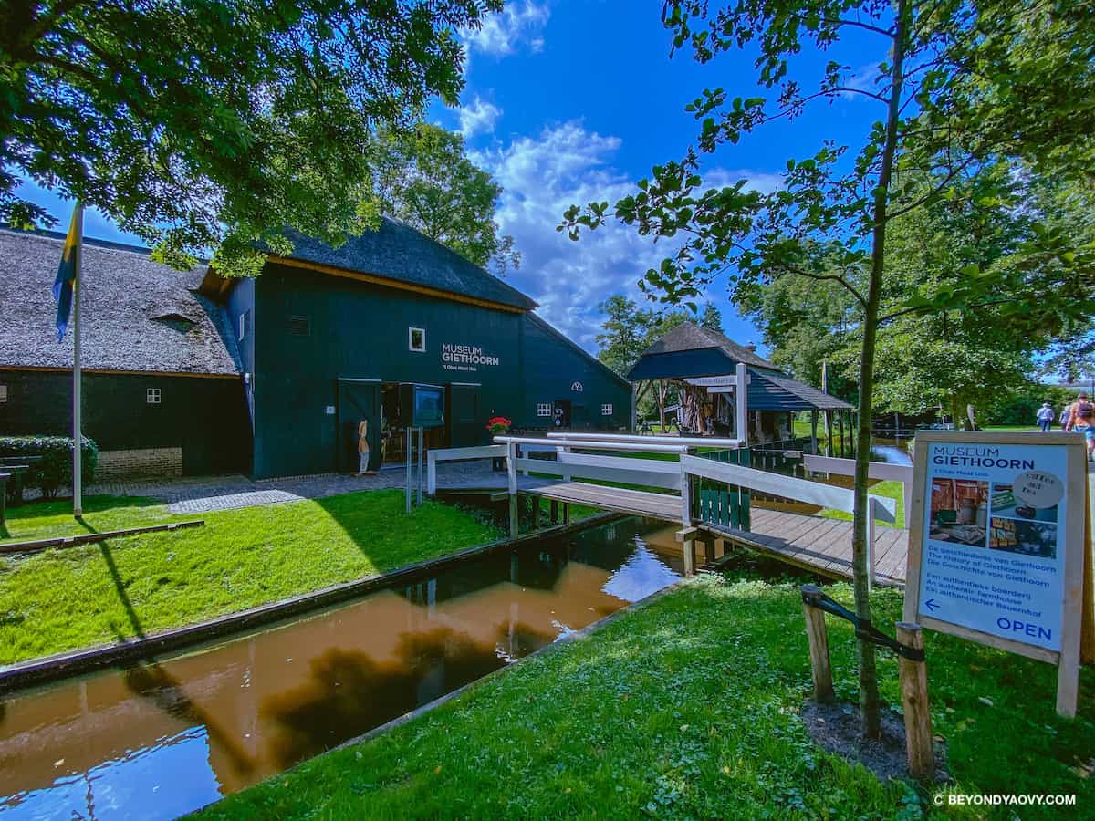 Rich results on Google's SERP when searching for ‘หมู่บ้านไร้ถนนกีโธร์น (Giethoorn)’, ‘Giethoorn’, ‘หมู่บ้านไร้ถนนกีโธร์น’, ‘หมู่บ้านไร้ถนน’, ‘หมู่บ้าน Giethoorn’, ‘หมู่บ้านที่เนเธอร์แลนด์’, ‘Giethoorn รีวิว เดินทาง’, ‘Giethoorn ประวัติ’, ‘หมู่บ้าน กีธูร์น เวนิสแห่งเนเธอร์แลนด์’, ‘หมู่บ้านกีธูร์น เนเธอร์แลนด์’, ‘หมู่บ้านไร้ถนน เนเธอร์แลนด์’, ‘Giethoorn รีวิว’, ‘Giethoorn Netherlands’, ‘Netherlands’, ‘Travelling in Giethoorn’, ‘Travelling in the Netherlands’, ‘Giethoorn where the canals are the roads’, ‘Giethoorn การเดินทาง’, ‘Giethoorn ท่องเที่ยว’, ‘เที่ยวเนเธอร์แลนด์’, ‘การเดินทางท่องเที่ยวในเนเธอร์แลนด์’, ‘เนเธอร์แลนด์’, ‘ประเทศเนเธอร์แลนด์’, ‘จังหวัดโอเฟอร์ไรส์เซิล’, ‘Overijssel’, ‘วางแผนเที่ยวเนเธอร์แลนด์ด้วยตัวเอง’, ‘วางแผนเที่ยวเนเธอร์แลนด์’, ‘One Day Trip จากอัมสเตอร์ดัม, ‘One Day Trip’ and ‘One day trip from Amsterdam’