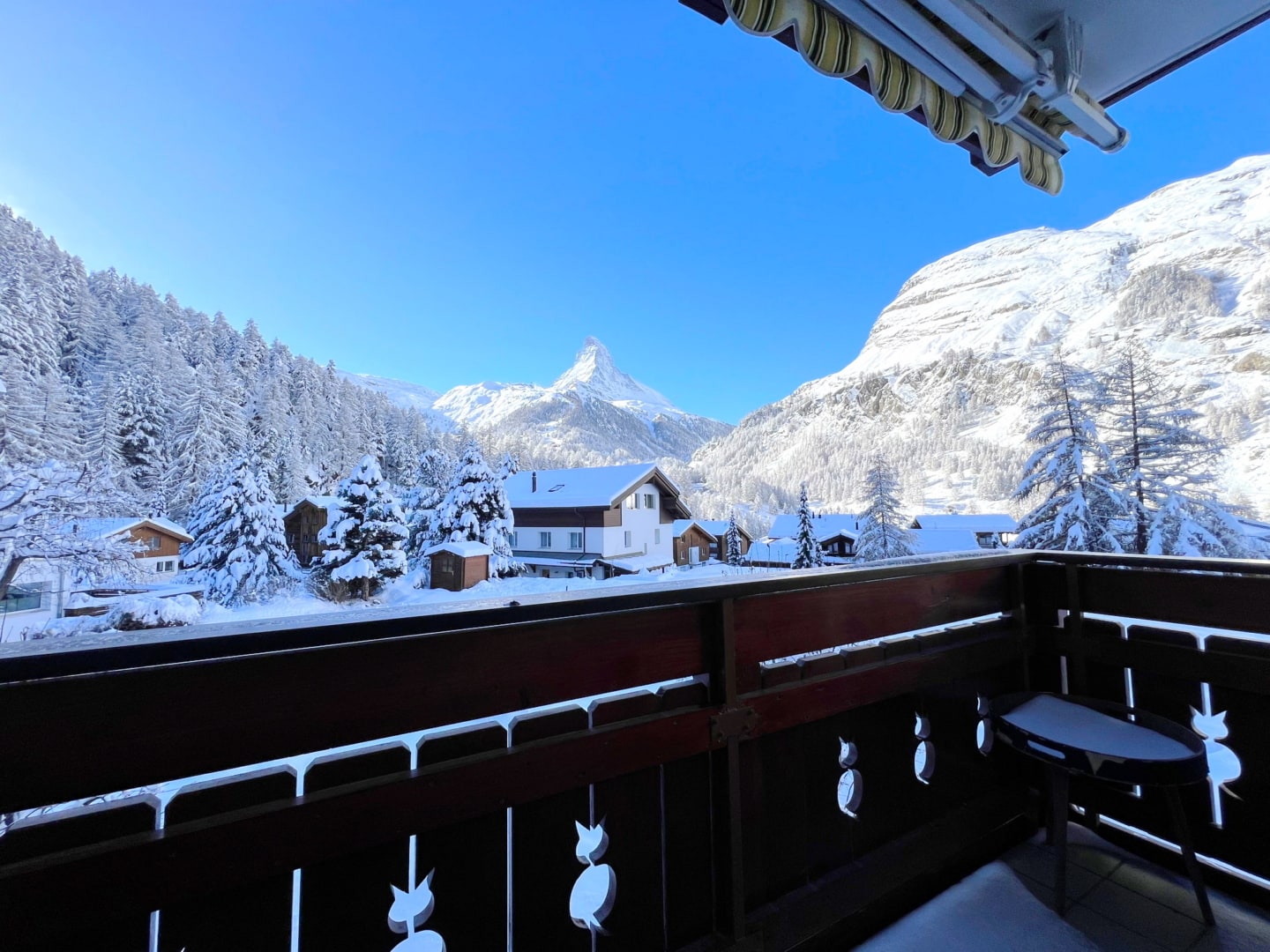 Aussicht vom Balkon im Winter von der 2 Zimmer Wohnung im Haus Vira