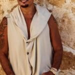 عمرو دياب يخطف الأنظار بألبوم حبيتك.. لوك جديد وتشابه مع تامر حسني يشعل المواقع عمرو دياب يخطف الأنظار بألبوم حبيتك.. لوك جديد وتشابه مع تامر حسني يشعل المواقع