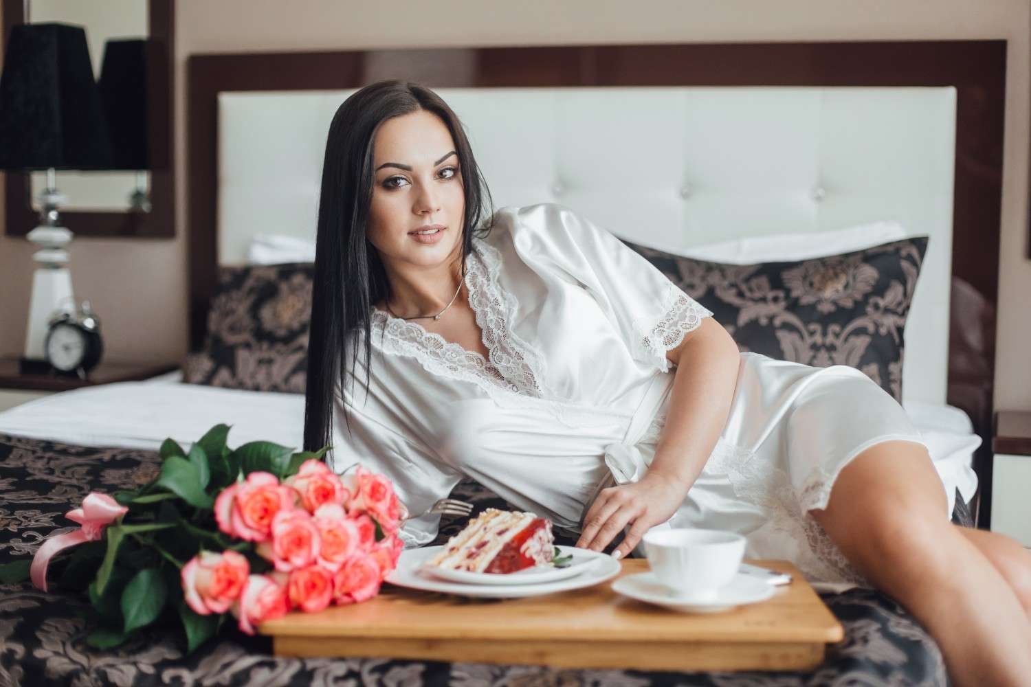 Cut Girl Escort Services in La Cañada Flintridge