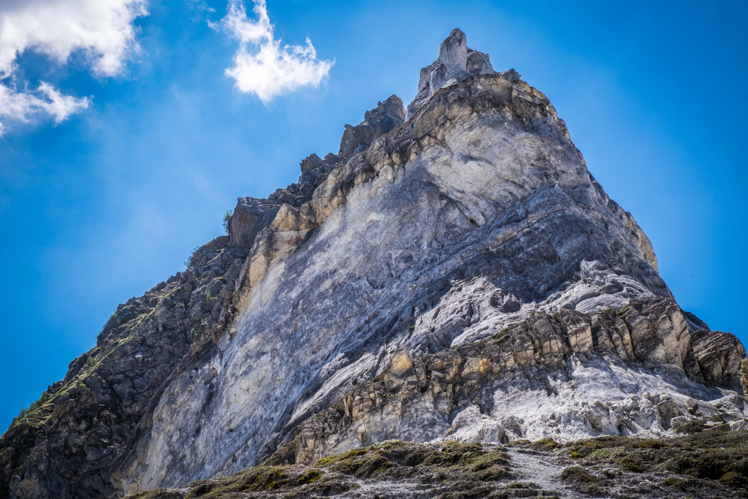 Felsspitze mit schroffen Kanten