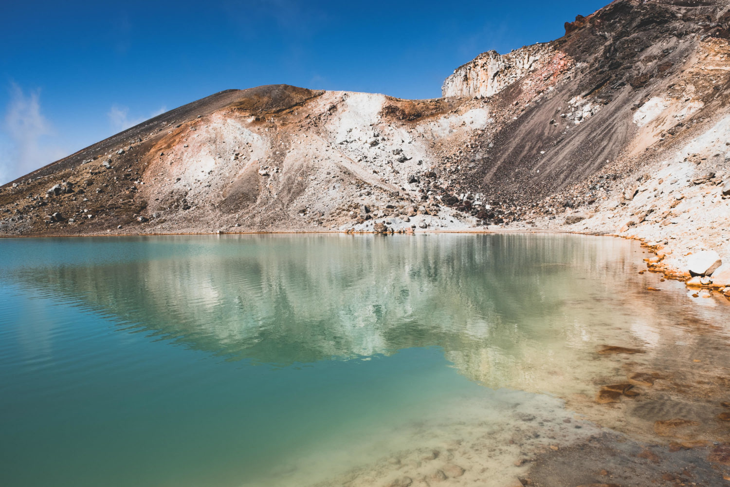 Ufer eines Emerald Lakes