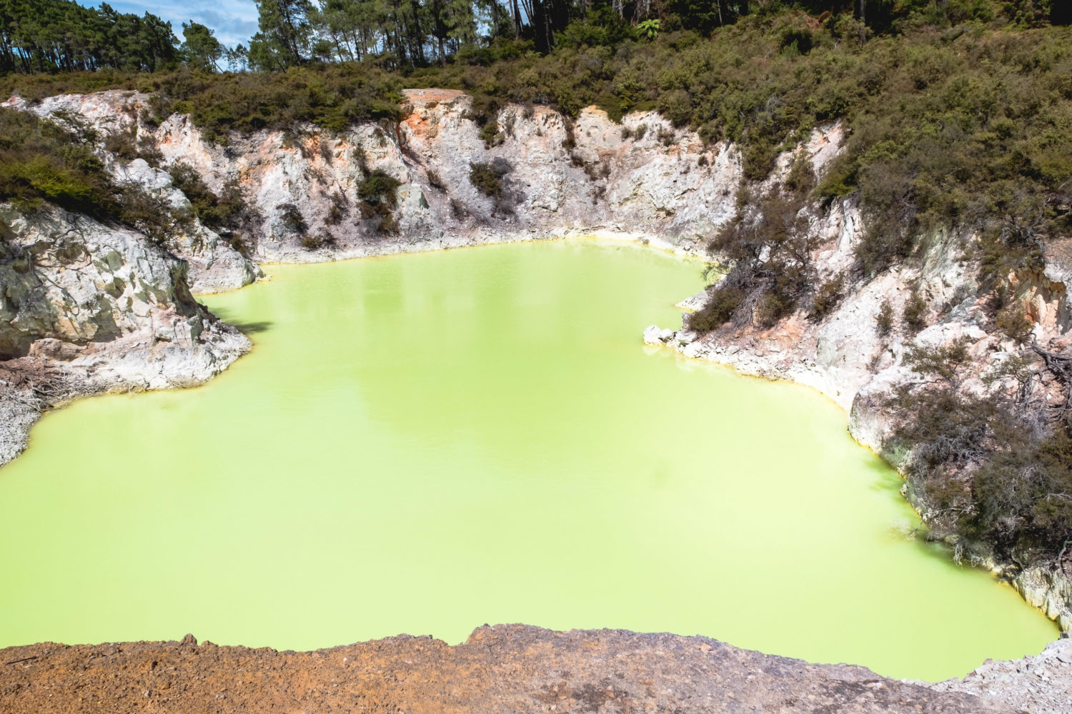 Devil's Bath in Wai-O-Tapu
