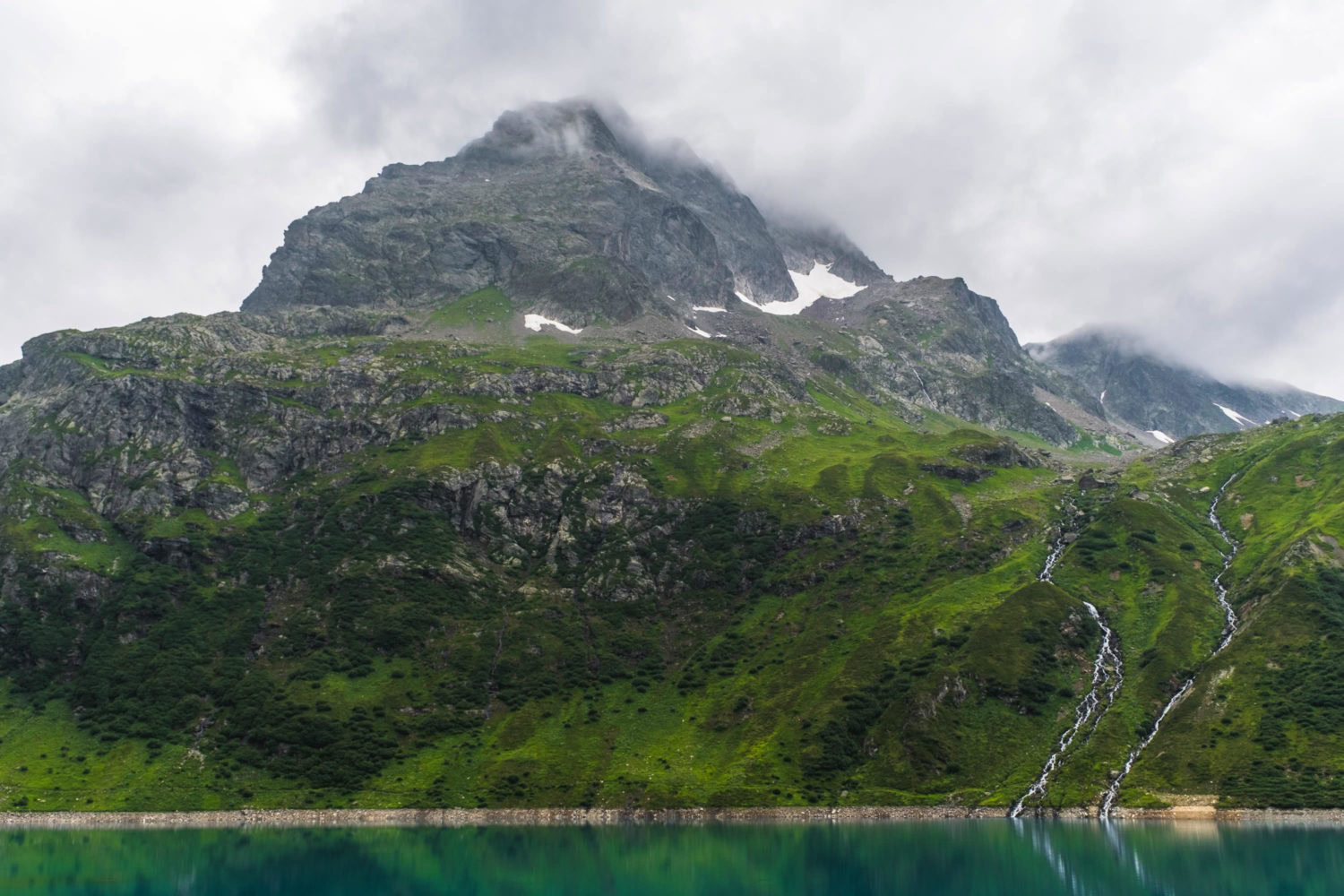 Faselfadspitze mit Wasserfällen vor dem Kartellspeicher