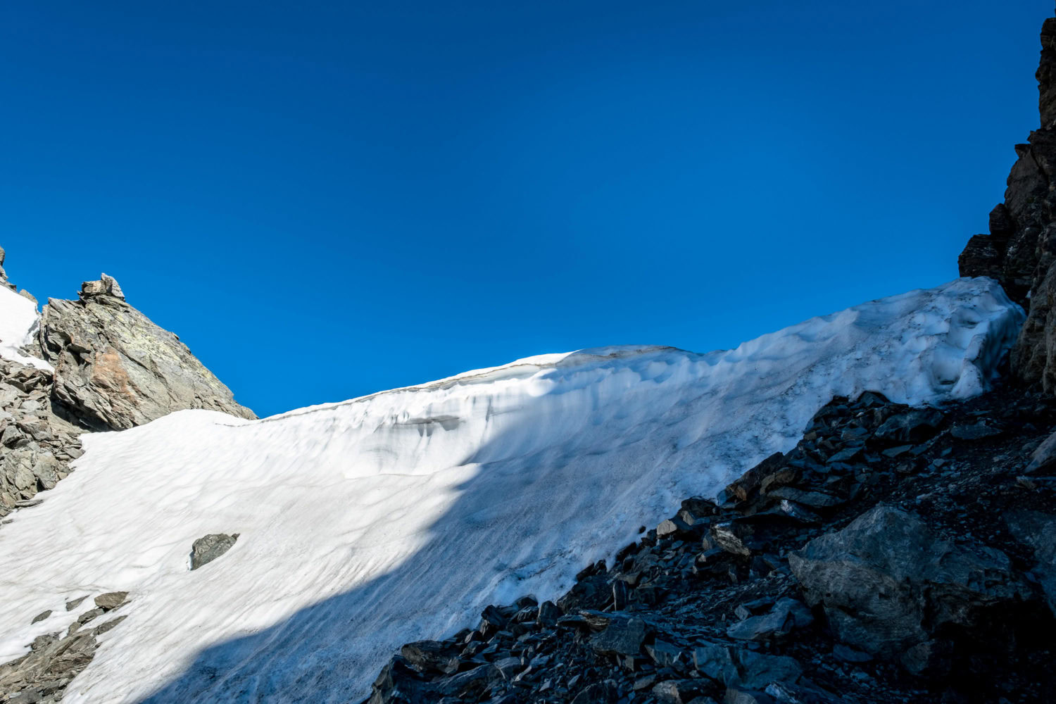 Altschneebrett an der Zischgelesscharte auf der Sellrainer Hüttenrunde