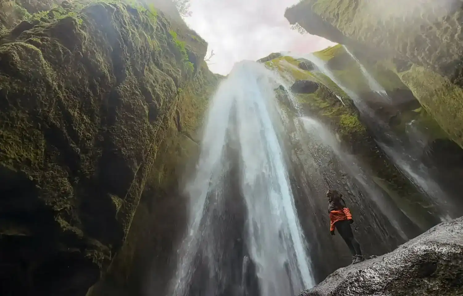 Gljufrabui Waterfall - header image