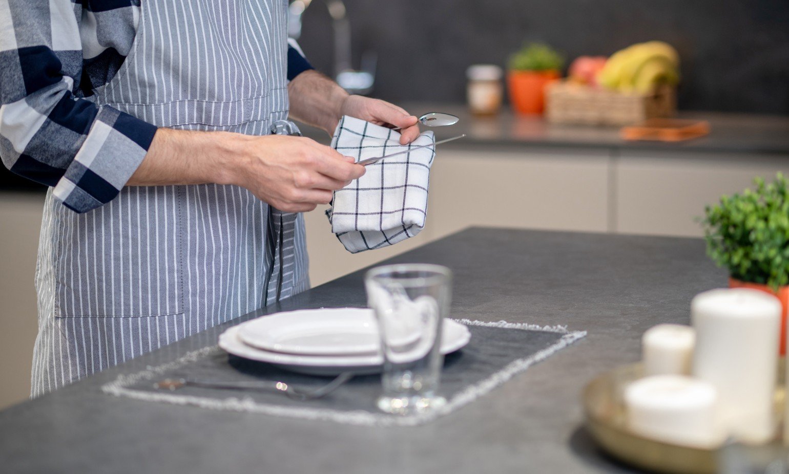Aprons and Kitchen Linen