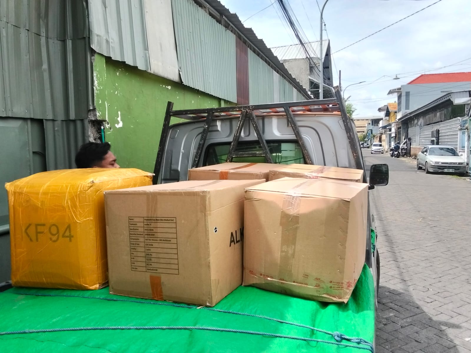 minimal kirim barang Surabaya Bogor menggunakan layanan ekspedisi cargo