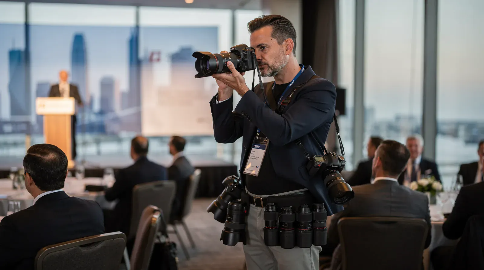 A **reliable corporate event photographer** must adapt quickly to shifting timelines, as DMCs are often
