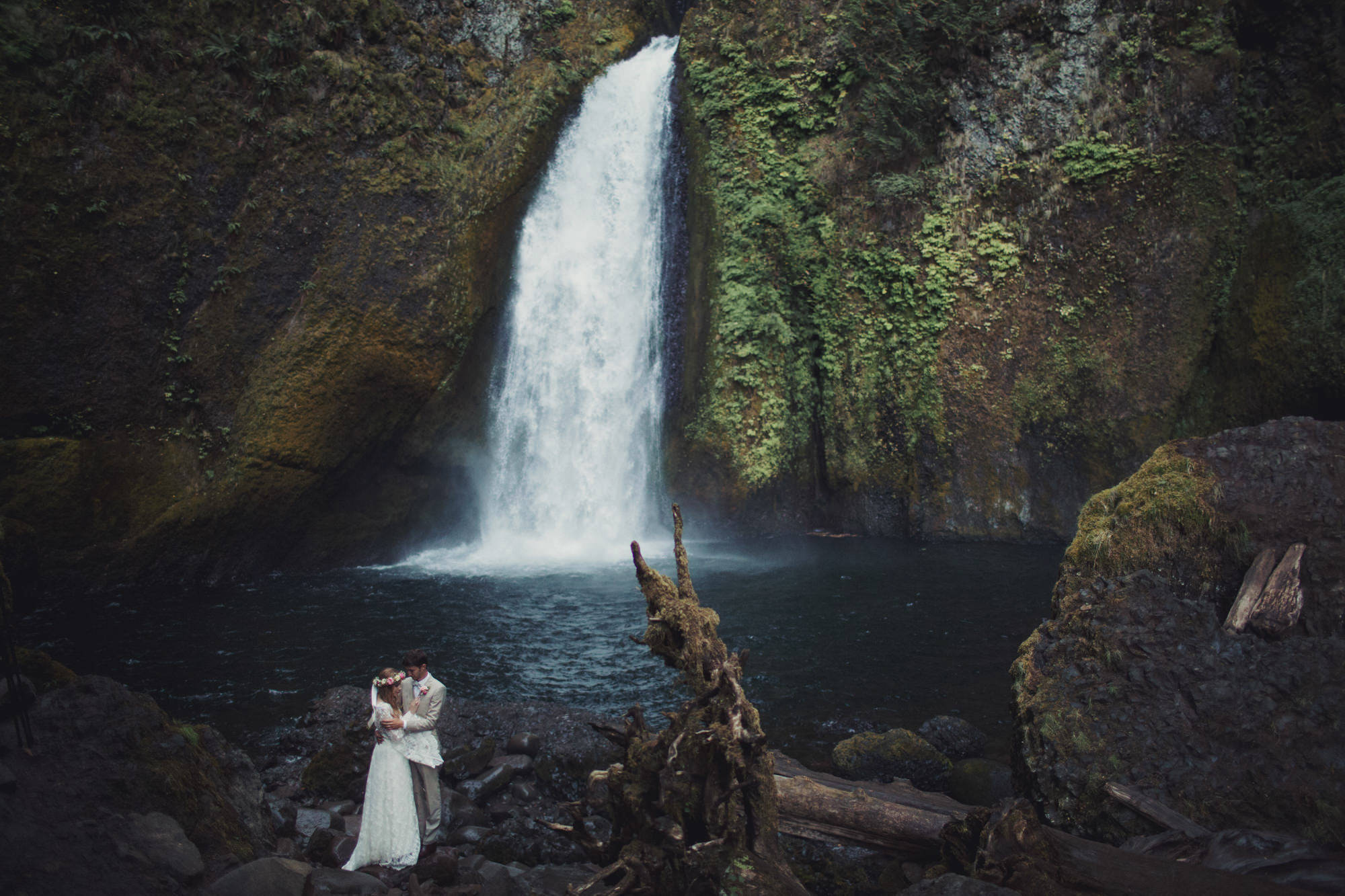 wahclella falls elopement