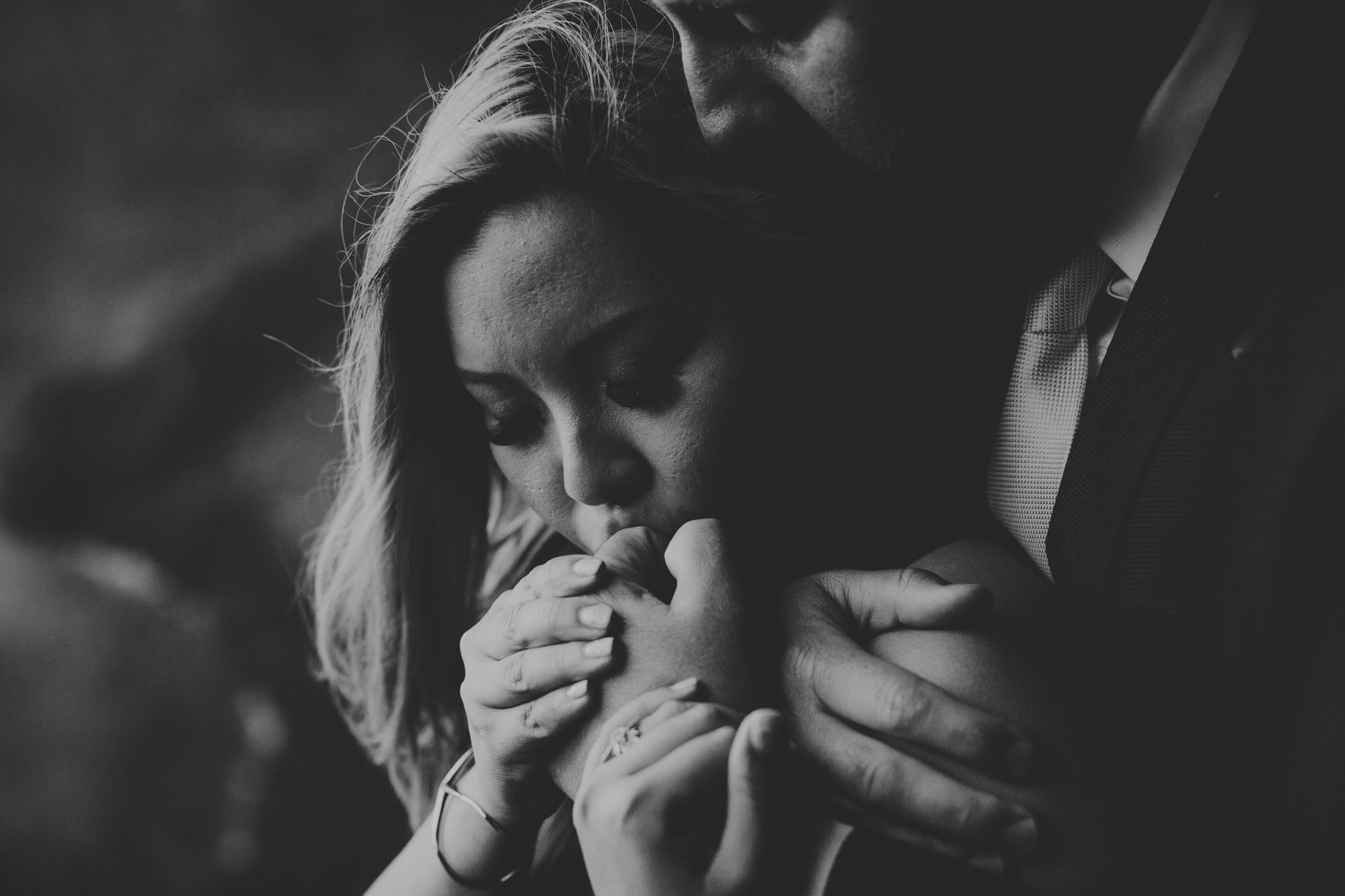 couple wedding photographer iceland 