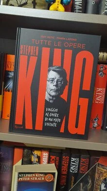 Copertina del volume illustrato Stephen King. Tutte le opere