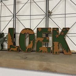 Houten letters in bosdieren thema