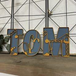 Houten decoratieletters in bouwplaats thema