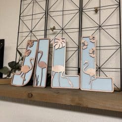 Houten letters in flamingo thema, naam in houten flamingo letters