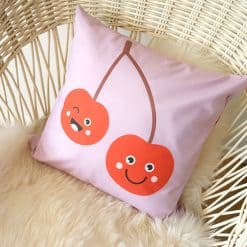 Kinderkamer kussen smile met fruit