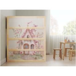 Kinderkamer met ikea kura bed sticker en elvenhuisje