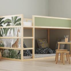 Ikea Kura bed met jungle stickers