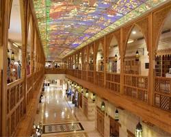 القبة الزجاجية المزخرفة في سوق خان مرجان دبي