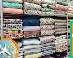 محلات بيع الملابس بالجملة في سوق نايف دبي وبأسعار رخيصة.