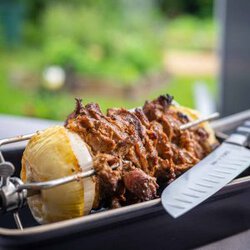 Griechisches Gyros von der Rotisserie mit Ouzo12